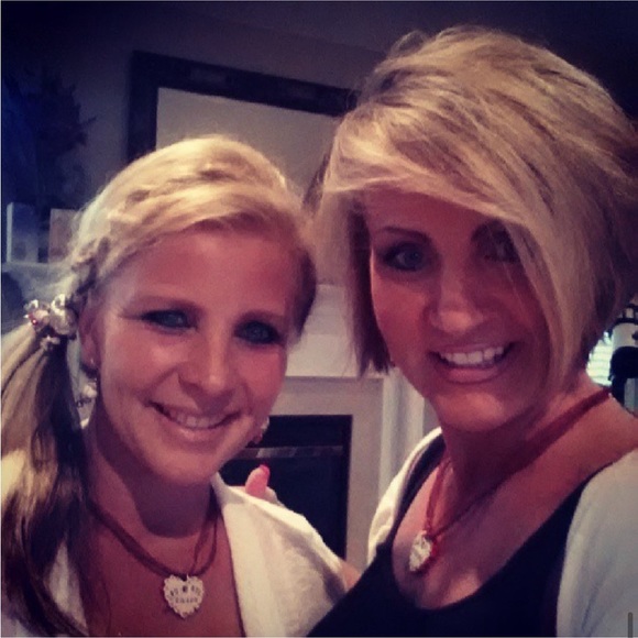 Meet your Posher, Lisa - Picture 3 of 5